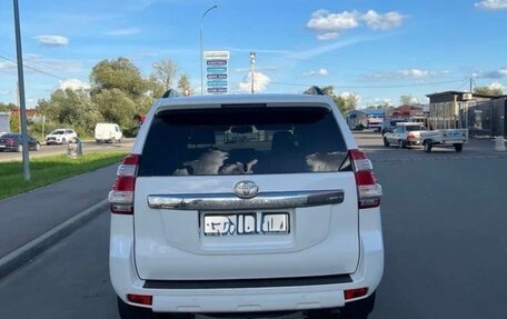 Toyota Land Cruiser Prado 150 рестайлинг 2, 2015 год, 4 000 000 рублей, 14 фотография