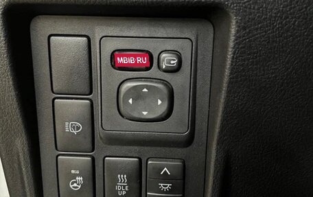 Toyota Land Cruiser Prado 150 рестайлинг 2, 2015 год, 4 000 000 рублей, 7 фотография