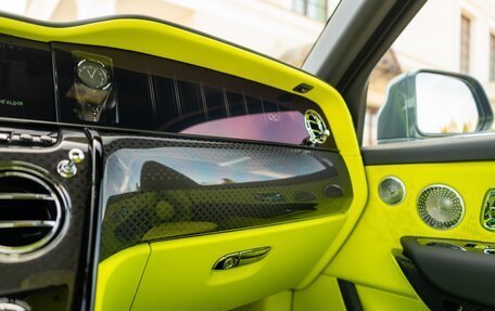 Rolls-Royce Cullinan, 2025 год, 64 500 000 рублей, 15 фотография