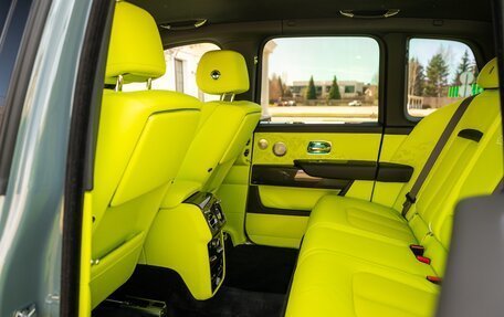 Rolls-Royce Cullinan, 2025 год, 64 500 000 рублей, 20 фотография