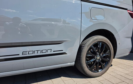 Volkswagen Multivan, 2022 год, 4 338 612 рублей, 10 фотография