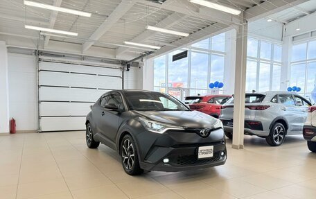 Toyota C-HR I рестайлинг, 2018 год, 2 229 000 рублей, 8 фотография