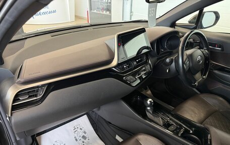 Toyota C-HR I рестайлинг, 2018 год, 2 229 000 рублей, 13 фотография