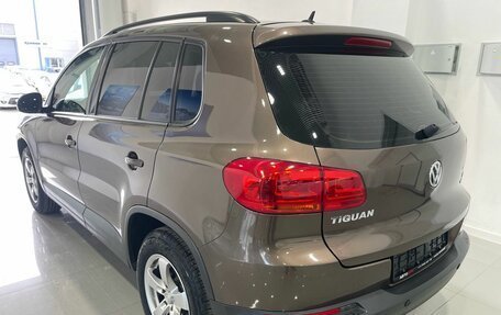 Volkswagen Tiguan I, 2015 год, 1 795 000 рублей, 3 фотография