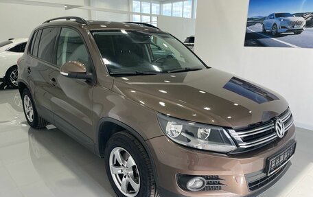 Volkswagen Tiguan I, 2015 год, 1 795 000 рублей, 5 фотография
