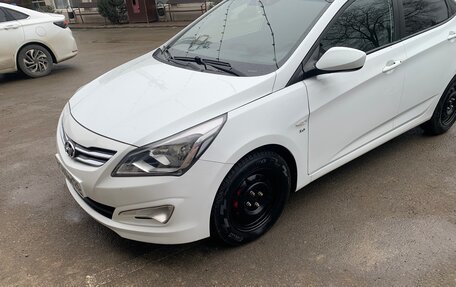 Hyundai Solaris II рестайлинг, 2014 год, 925 000 рублей, 2 фотография