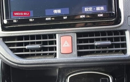 Toyota Noah III, 2021 год, 1 940 000 рублей, 19 фотография