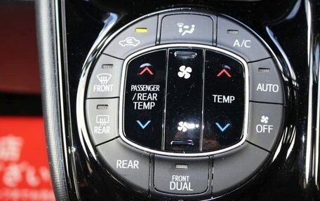 Toyota Noah III, 2021 год, 1 940 000 рублей, 21 фотография