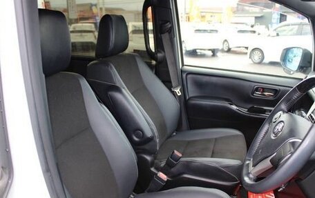 Toyota Noah III, 2021 год, 1 940 000 рублей, 30 фотография