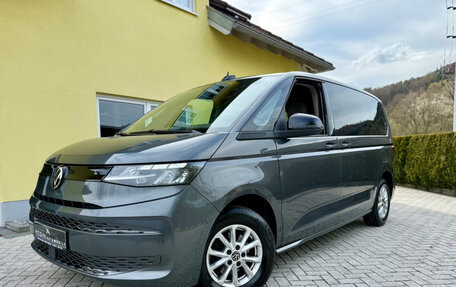 Volkswagen Multivan, 2022 год, 3 895 808 рублей, 2 фотография