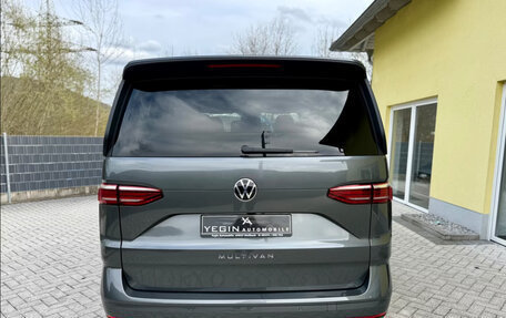 Volkswagen Multivan, 2022 год, 3 895 808 рублей, 6 фотография