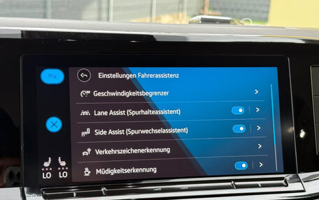 Volkswagen Multivan, 2022 год, 3 895 808 рублей, 17 фотография