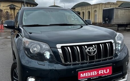 Toyota Land Cruiser Prado 150 рестайлинг 2, 2013 год, 2 850 000 рублей, 1 фотография