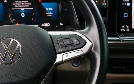 Volkswagen Multivan, 2023 год, 4 157 558 рублей, 18 фотография