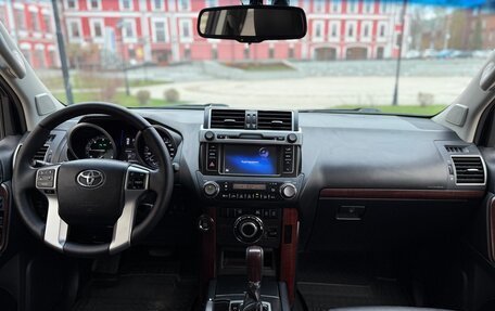 Toyota Land Cruiser Prado 150 рестайлинг 2, 2015 год, 3 750 000 рублей, 12 фотография