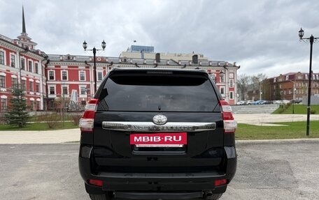 Toyota Land Cruiser Prado 150 рестайлинг 2, 2015 год, 3 750 000 рублей, 7 фотография