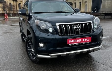 Toyota Land Cruiser Prado 150 рестайлинг 2, 2013 год, 2 850 000 рублей, 2 фотография