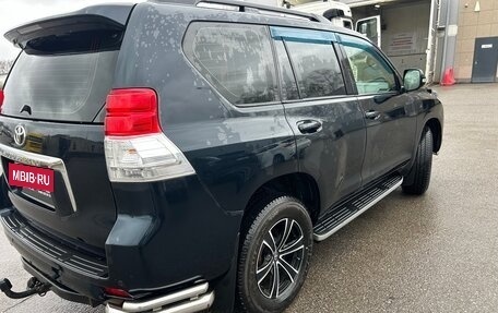 Toyota Land Cruiser Prado 150 рестайлинг 2, 2013 год, 2 850 000 рублей, 6 фотография
