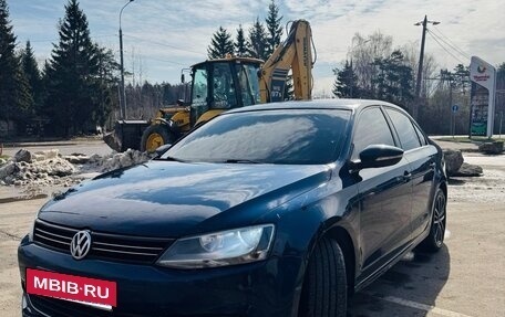 Volkswagen Jetta VI, 2011 год, 780 000 рублей, 3 фотография