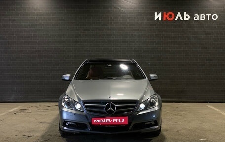 Mercedes-Benz E-Класс, 2010 год, 1 330 000 рублей, 2 фотография