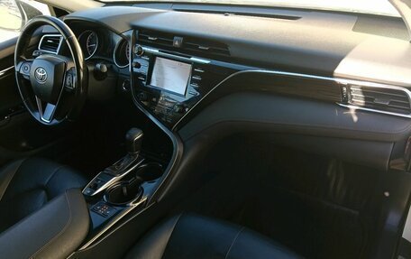 Toyota Camry, 2019 год, 1 925 000 рублей, 9 фотография