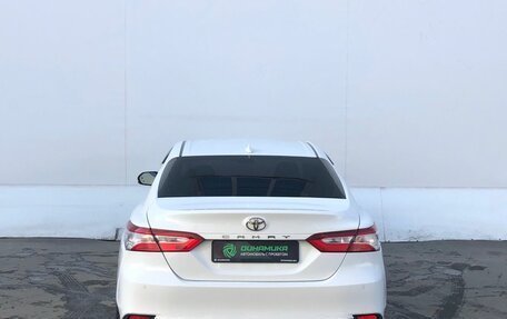 Toyota Camry, 2019 год, 1 925 000 рублей, 6 фотография