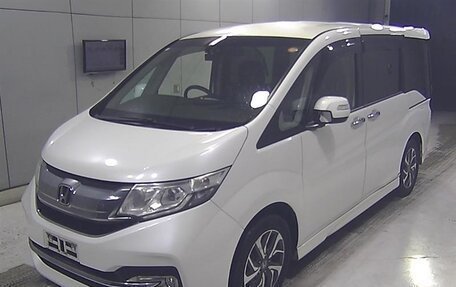 Honda Stepwgn IV, 2017 год, 1 225 000 рублей, 2 фотография