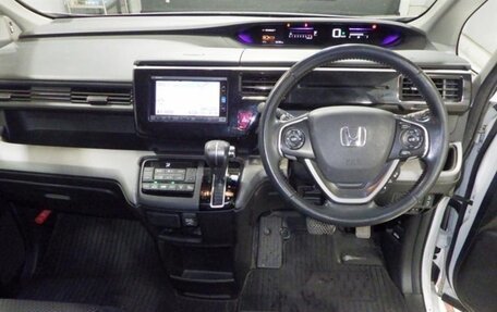 Honda Stepwgn IV, 2017 год, 1 225 000 рублей, 5 фотография