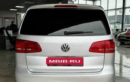 Volkswagen Touran III, 2010 год, 749 000 рублей, 6 фотография