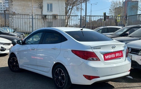 Hyundai Solaris II рестайлинг, 2014 год, 1 000 000 рублей, 4 фотография