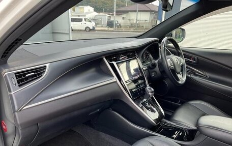 Toyota Harrier, 2020 год, 2 300 000 рублей, 10 фотография