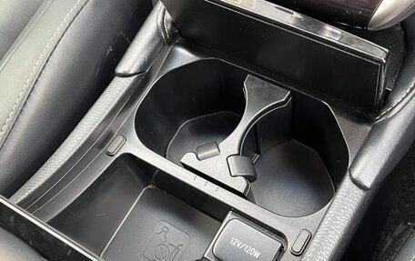 Toyota Harrier, 2020 год, 2 300 000 рублей, 29 фотография