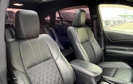 Toyota Harrier, 2020 год, 2 300 000 рублей, 31 фотография