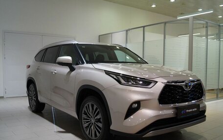 Toyota Highlander, 2025 год, 5 600 000 рублей, 1 фотография