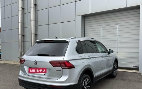 Volkswagen Tiguan II, 2018 год, 2 400 000 рублей, 5 фотография
