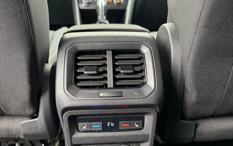 Volkswagen Tiguan II, 2018 год, 2 400 000 рублей, 16 фотография