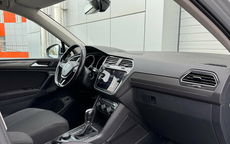 Volkswagen Tiguan II, 2018 год, 2 400 000 рублей, 21 фотография