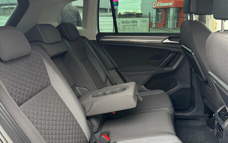 Volkswagen Tiguan II, 2018 год, 2 400 000 рублей, 19 фотография