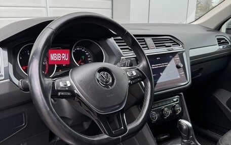 Volkswagen Tiguan II, 2018 год, 2 400 000 рублей, 13 фотография