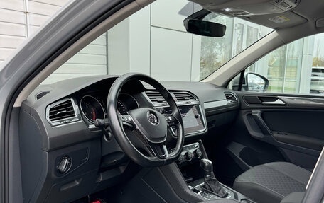 Volkswagen Tiguan II, 2018 год, 2 400 000 рублей, 10 фотография