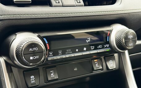 Toyota RAV4, 2025 год, 4 700 000 рублей, 16 фотография