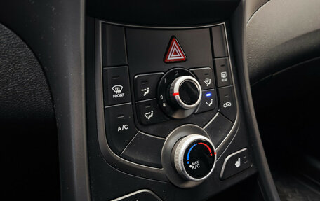 Hyundai Elantra V, 2015 год, 950 000 рублей, 13 фотография