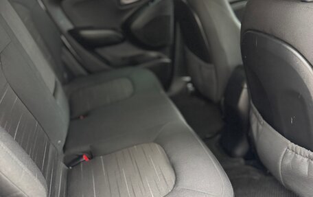 Hyundai ix35 I рестайлинг, 2014 год, 1 175 000 рублей, 26 фотография