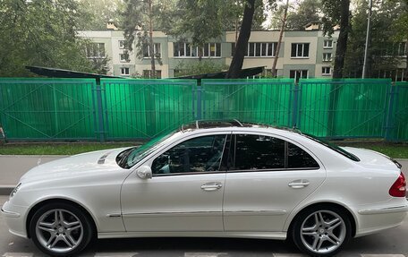 Mercedes-Benz E-Класс, 2004 год, 1 700 000 рублей, 3 фотография