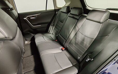 Toyota RAV4, 2025 год, 6 390 000 рублей, 24 фотография