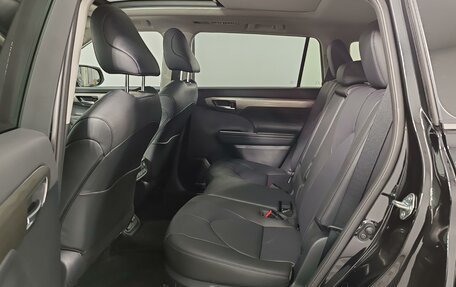 Toyota Highlander, 2025 год, 6 150 000 рублей, 20 фотография