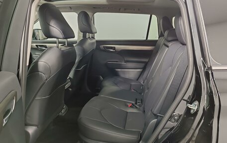 Toyota Highlander, 2025 год, 6 150 000 рублей, 21 фотография