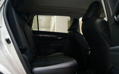 Toyota Highlander, 2025 год, 5 600 000 рублей, 13 фотография