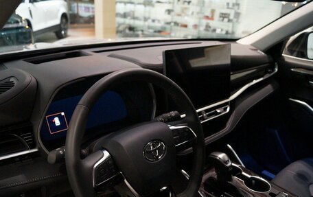 Toyota Highlander, 2025 год, 5 600 000 рублей, 10 фотография