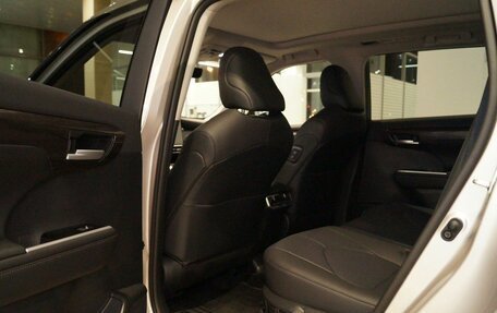 Toyota Highlander, 2025 год, 5 600 000 рублей, 17 фотография